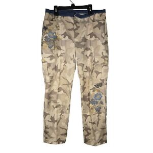 Sundance Embroidered Vivant Camo MODIFIED TO CAPRIS 32 x 24
